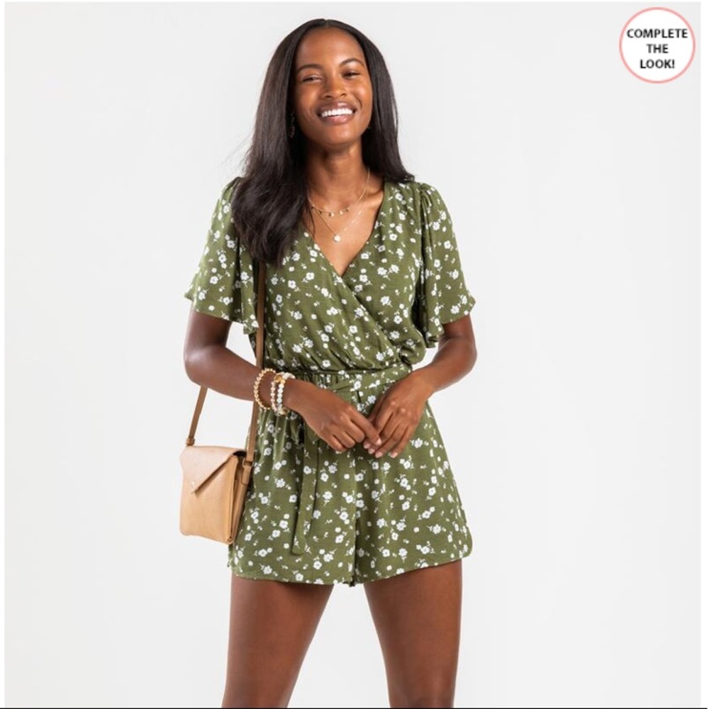 Green Floral Romper NEW Francesca’s Collection